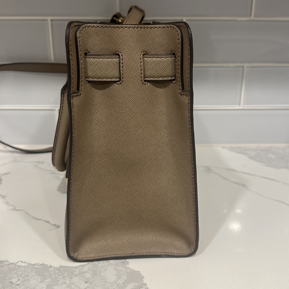 Michael Kors Dillon purse - Picture 2 of 7